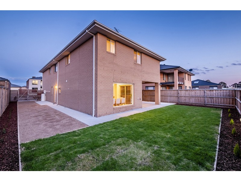 18 Craddock Drive, Clyde North VIC 3978