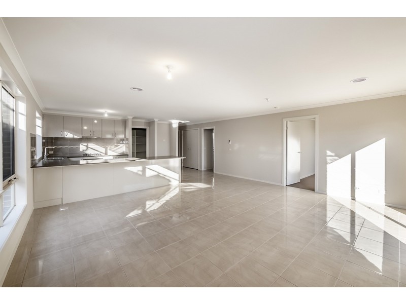 19 Tremont Street, Pakenham VIC 3810