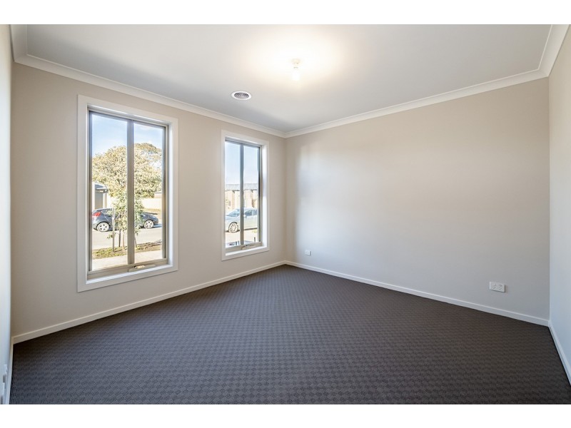 19 Tremont Street, Pakenham VIC 3810