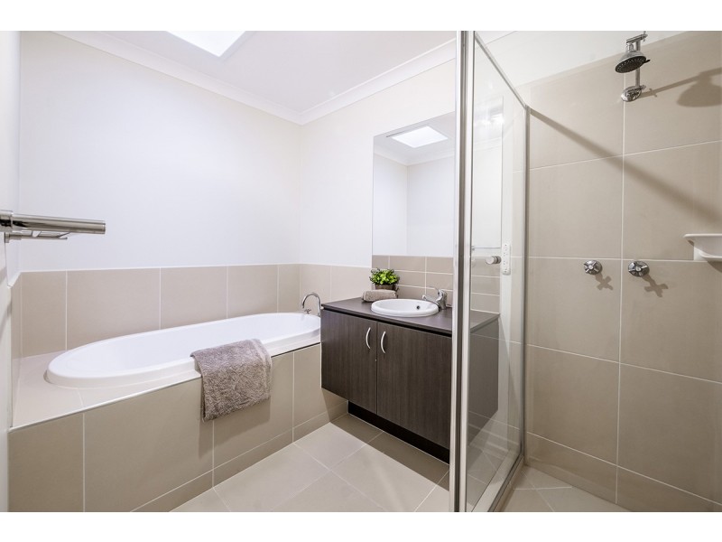 71 Brookwater Parade, Lyndhurst VIC 3975