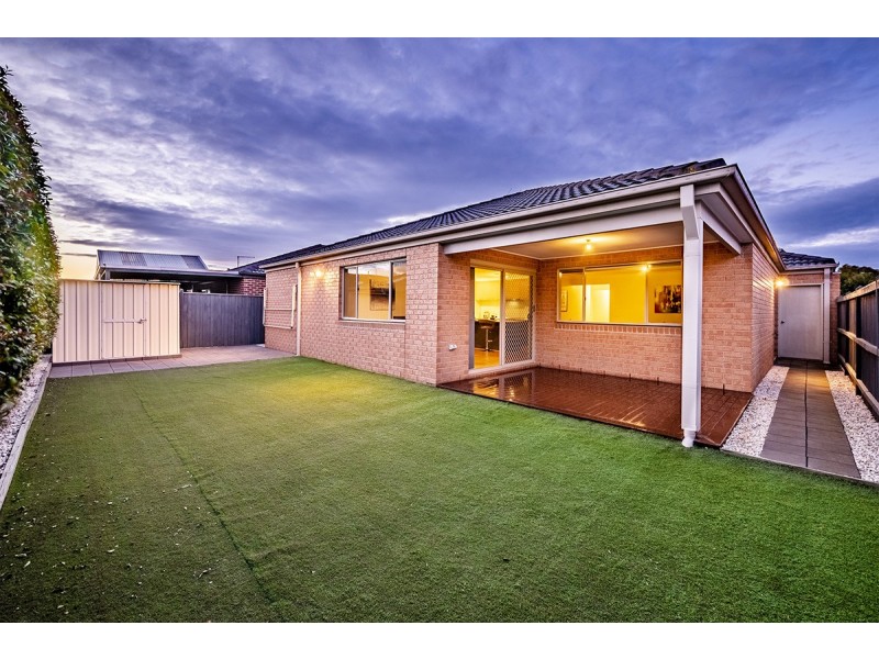 71 Brookwater Parade, Lyndhurst VIC 3975