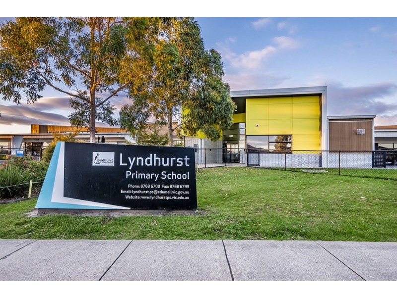 71 Brookwater Parade, Lyndhurst VIC 3975