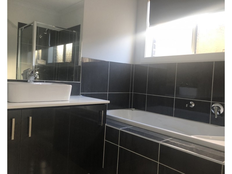 26 Millicent Parade, Officer VIC 3809