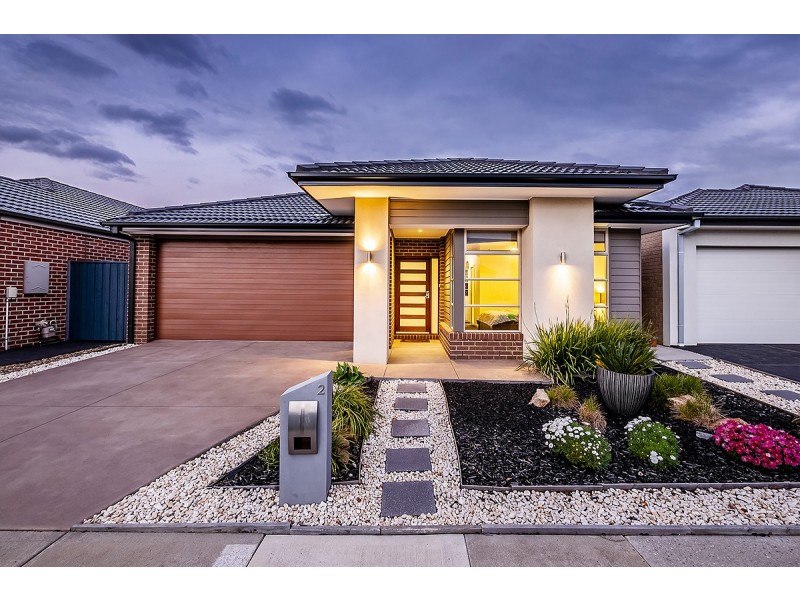 2 Fairoak Avenue, Clyde North VIC 3978