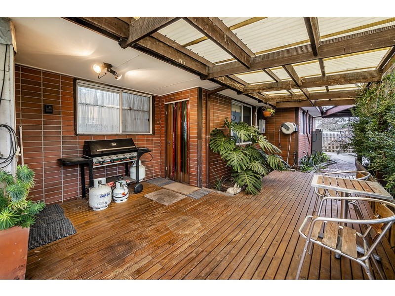 27 Valepark Crescent, Cranbourne VIC 3977