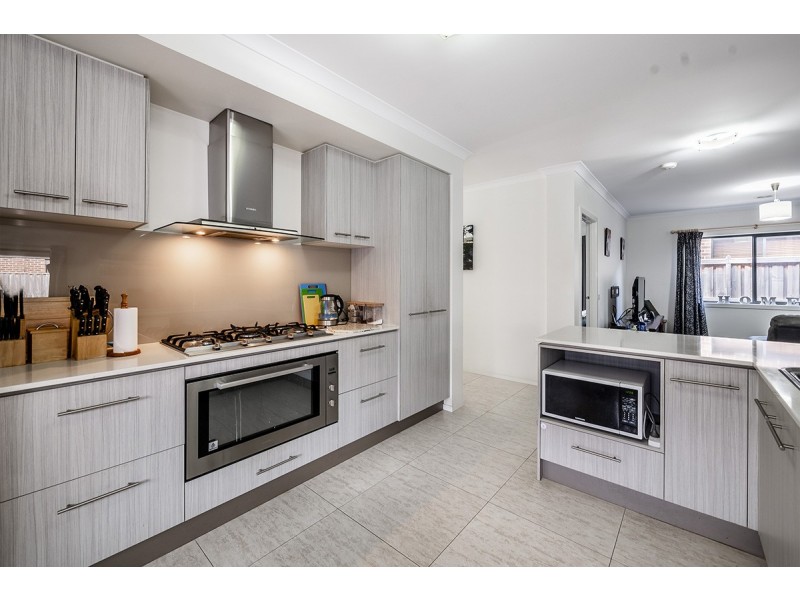12 Princeton Place, Cranbourne West VIC 3977