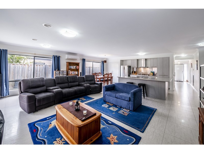 12 Princeton Place, Cranbourne West VIC 3977