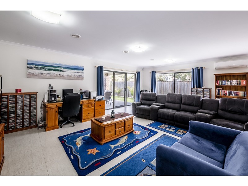 12 Princeton Place, Cranbourne West VIC 3977