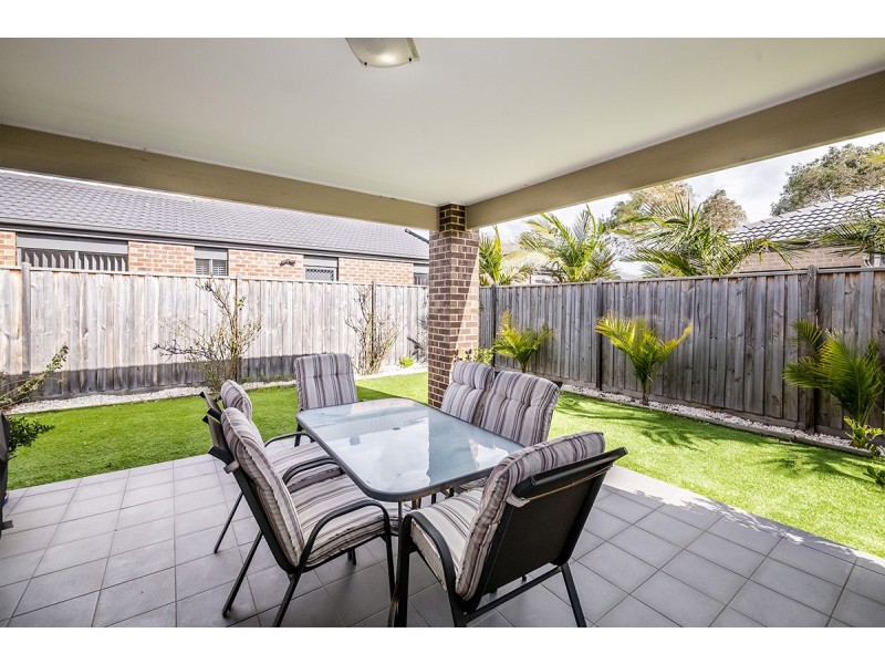 12 Princeton Place, Cranbourne West VIC 3977