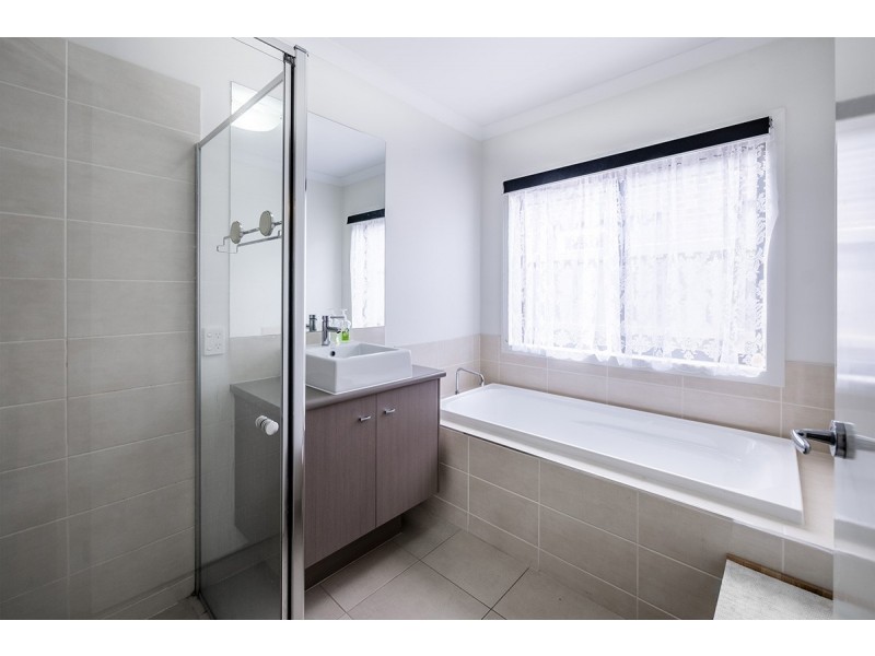 12 Princeton Place, Cranbourne West VIC 3977