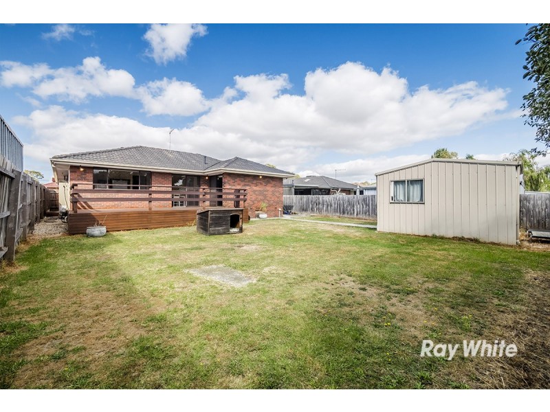 32 Roberts Road, Cranbourne VIC 3977