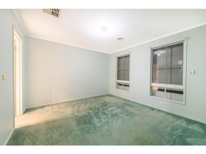 38 Banyalla Drive, Cranbourne West VIC 3977