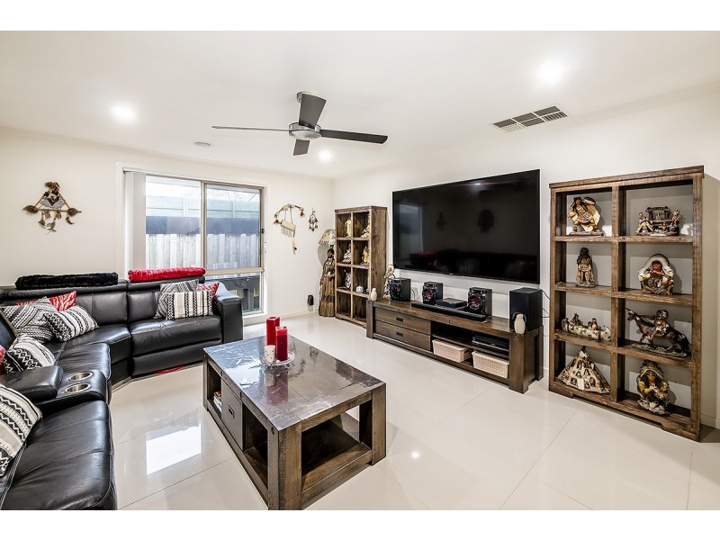 2/6 Virginia Street, Cranbourne VIC 3977