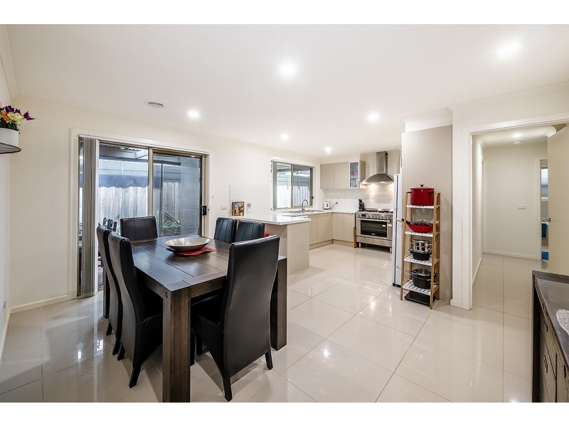 2/6 Virginia Street, Cranbourne VIC 3977