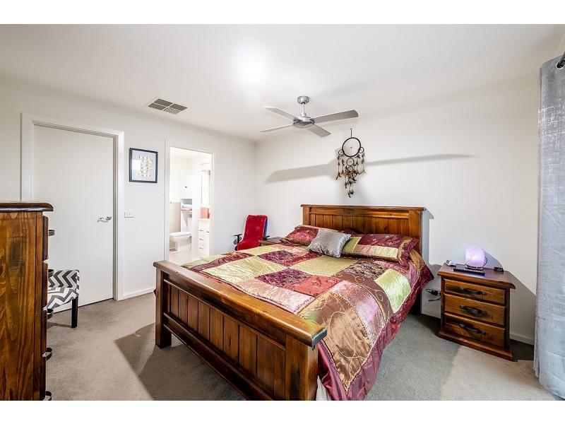 2/6 Virginia Street, Cranbourne VIC 3977