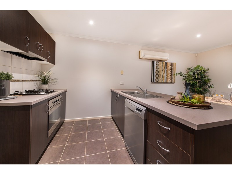 14 Tyndall Street, Cranbourne East VIC 3977