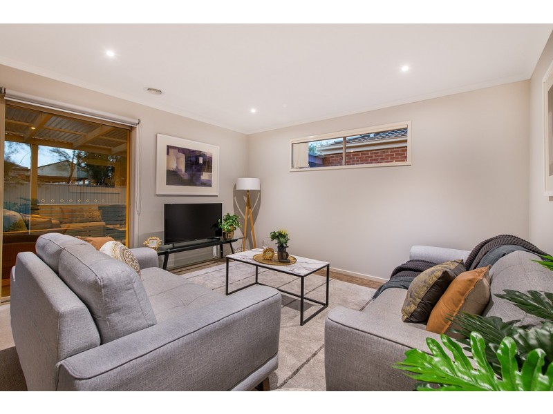 14 Tyndall Street, Cranbourne East VIC 3977