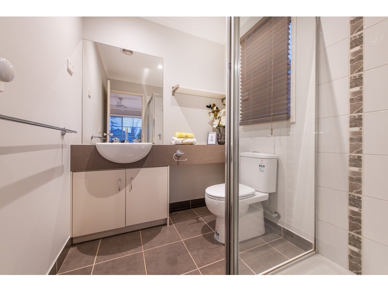 14 Tyndall Street, Cranbourne East VIC 3977