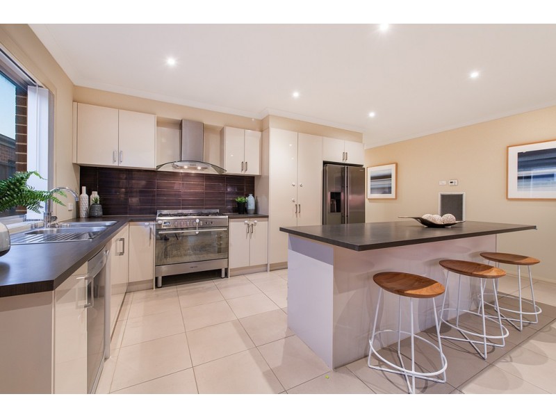 67 Bluemist Circuit, Lyndhurst VIC 3975