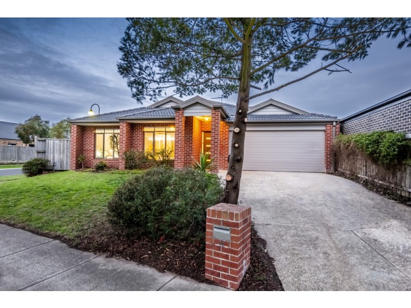 42 Freshwater Boulevard, Lyndhurst VIC 3975