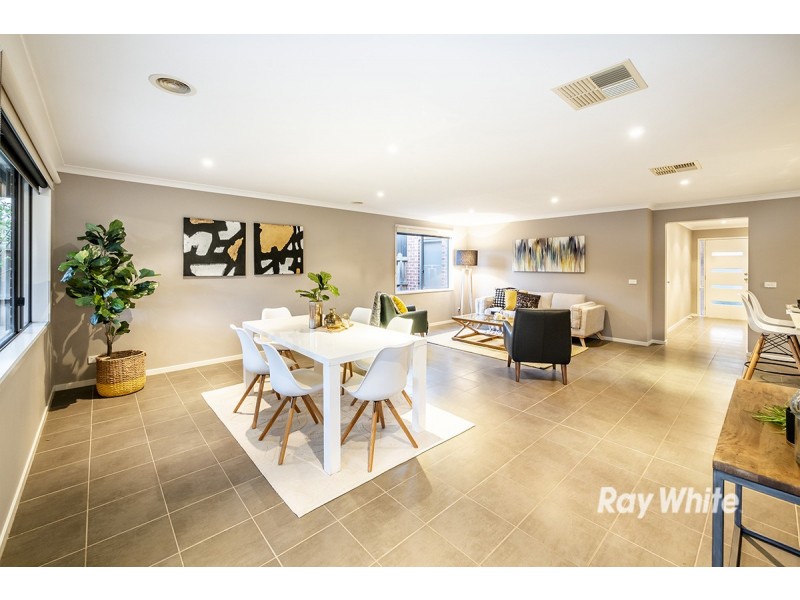 42 Freshwater Boulevard, Lyndhurst VIC 3975