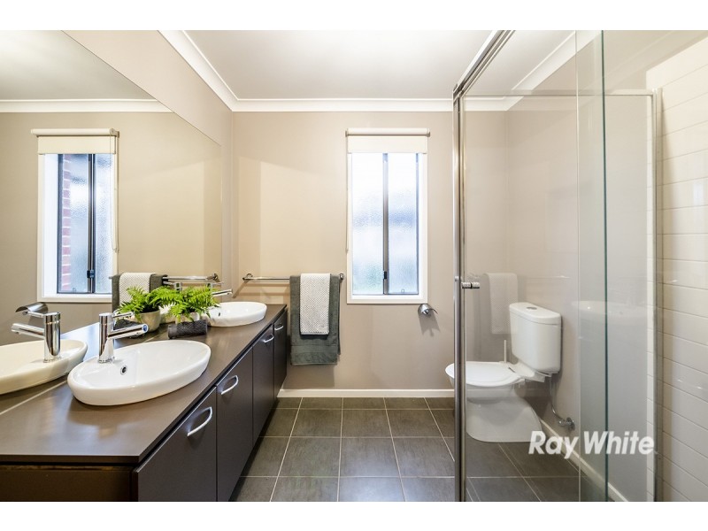 42 Freshwater Boulevard, Lyndhurst VIC 3975