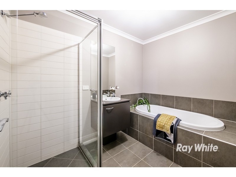 42 Freshwater Boulevard, Lyndhurst VIC 3975