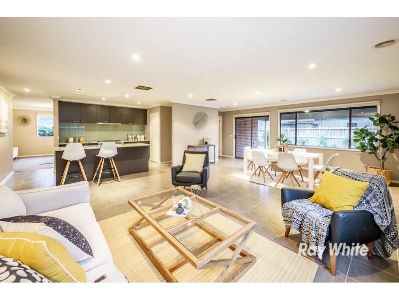 42 Freshwater Boulevard, Lyndhurst VIC 3975