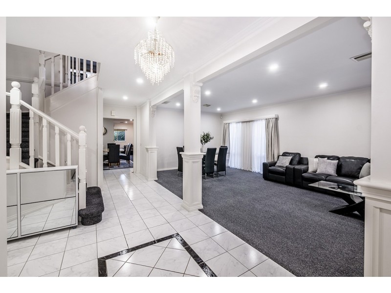 52 The Promenade, Narre Warren South VIC 3805