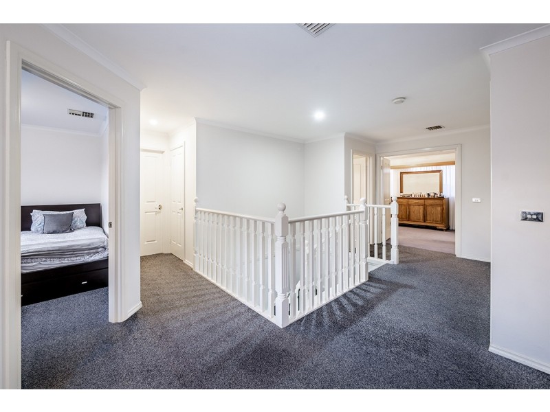 52 The Promenade, Narre Warren South VIC 3805