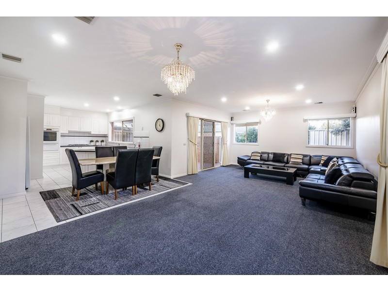 52 The Promenade, Narre Warren South VIC 3805