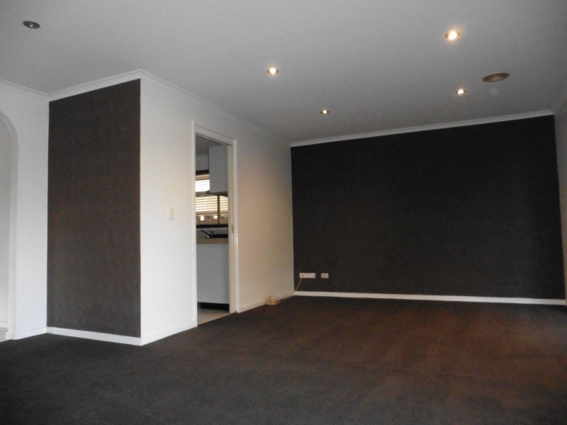3 Frances Crescent, Cranbourne North VIC 3977