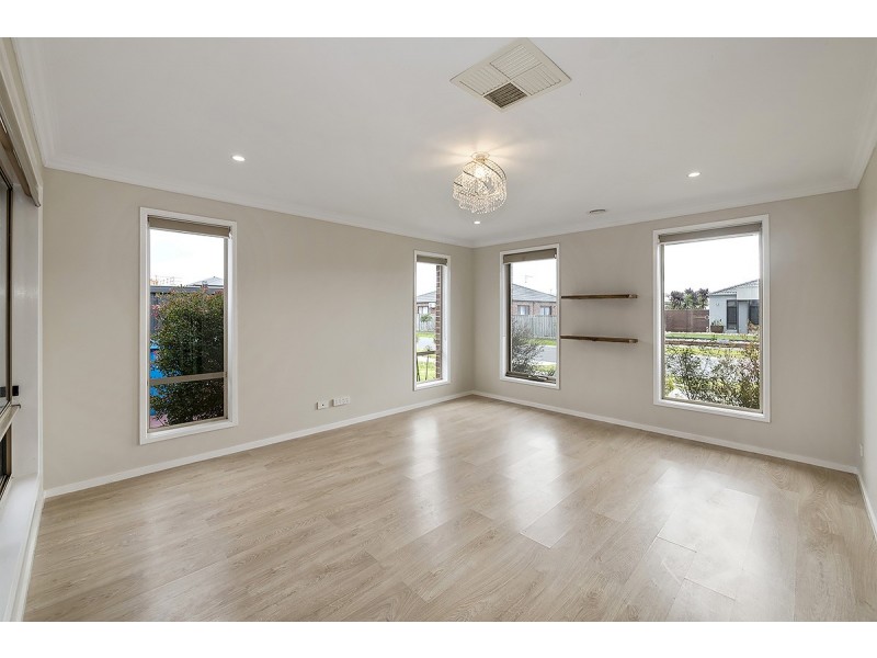 5 Honeybark Crescent, Lyndhurst VIC 3975