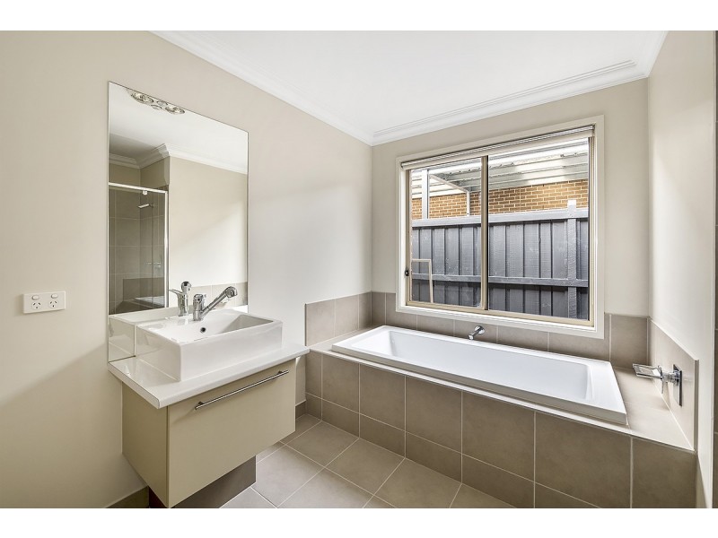 5 Honeybark Crescent, Lyndhurst VIC 3975