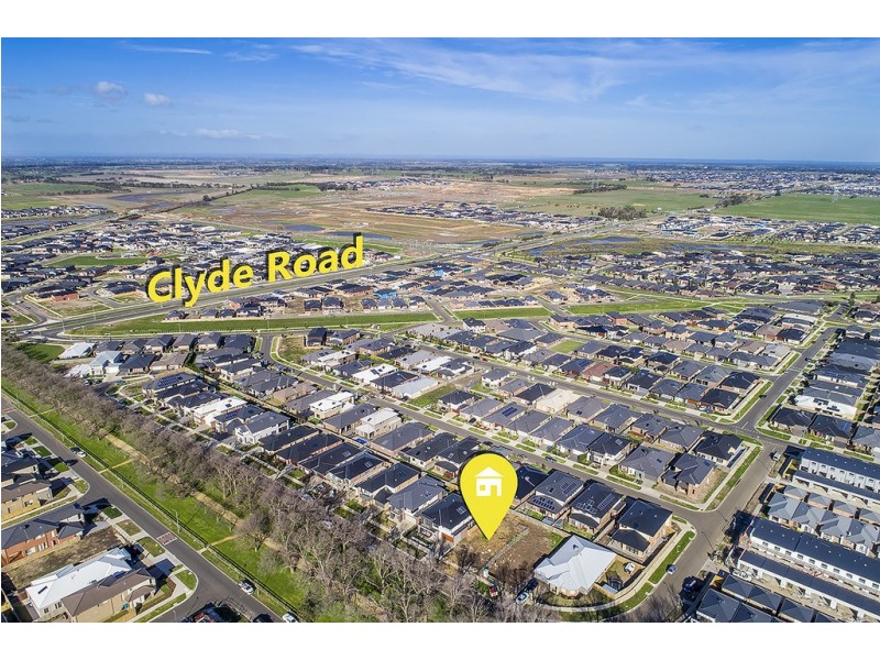 12 Tulliallan Boulevard, Cranbourne North VIC 3977