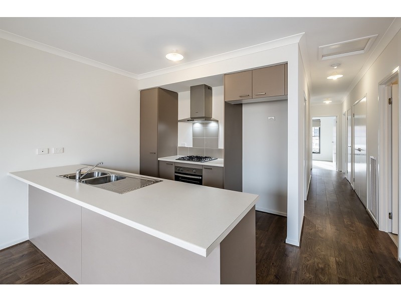 3 Supplejack Walk, Cranbourne North VIC 3977