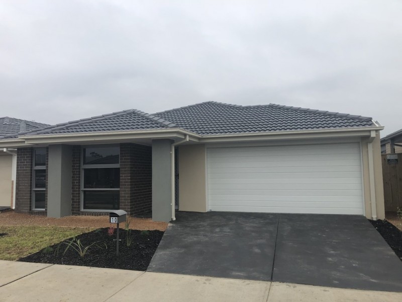 10 Janice Street, Officer VIC 3809