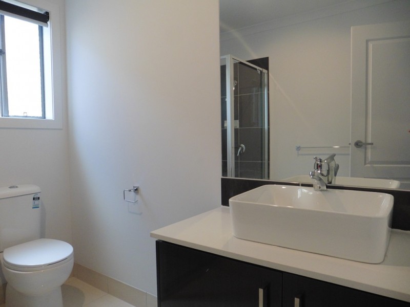 10 Janice Street, Officer VIC 3809