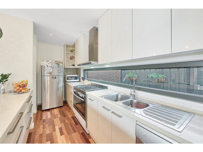 24 Salerno Way, Clyde North VIC 3978