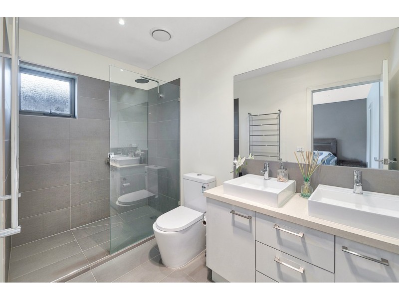 24 Salerno Way, Clyde North VIC 3978