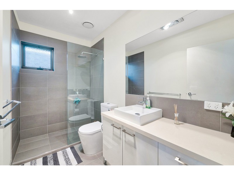 24 Salerno Way, Clyde North VIC 3978