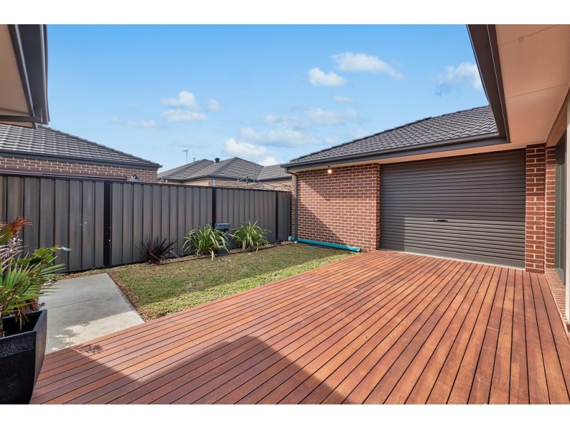 24 Salerno Way, Clyde North VIC 3978