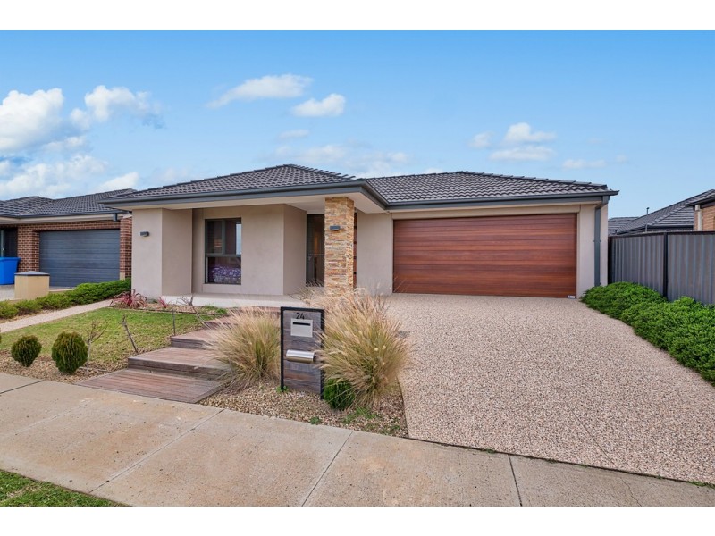 24 Salerno Way, Clyde North VIC 3978