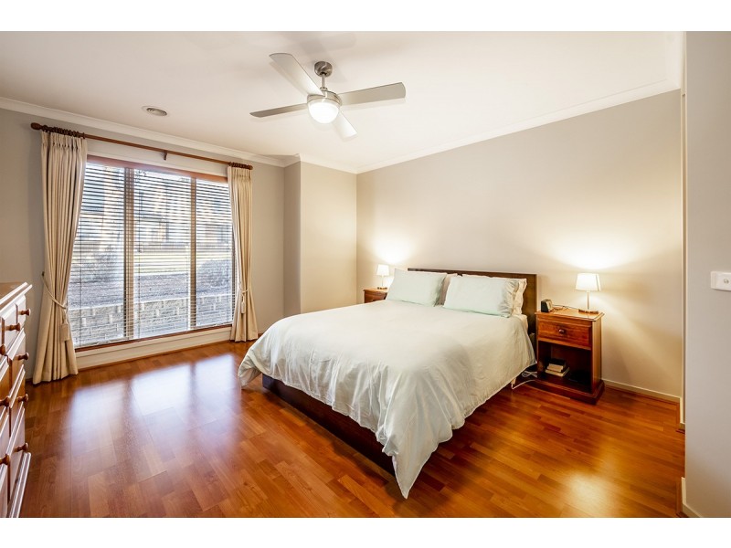 79 Hutchinson Drive, Lynbrook VIC 3975