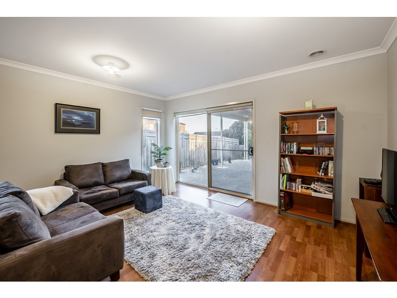 79 Hutchinson Drive, Lynbrook VIC 3975