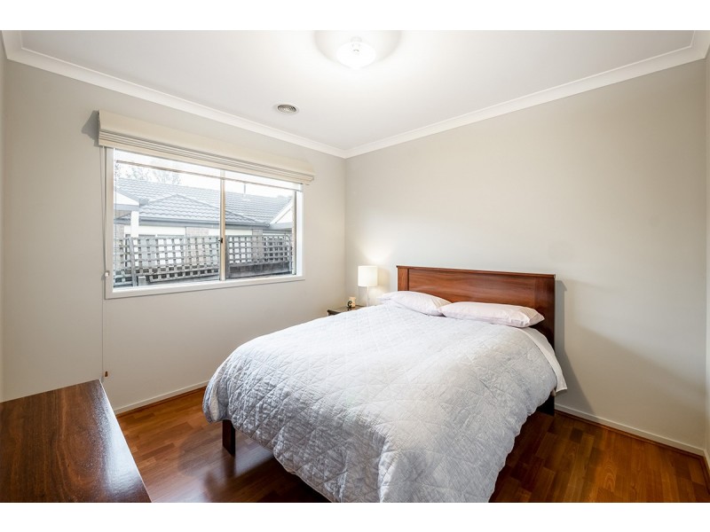 79 Hutchinson Drive, Lynbrook VIC 3975