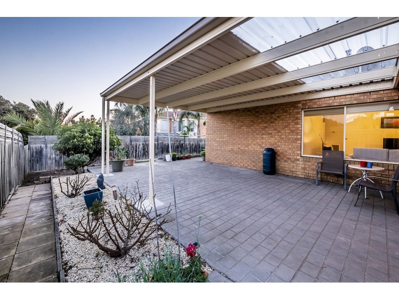 79 Hutchinson Drive, Lynbrook VIC 3975