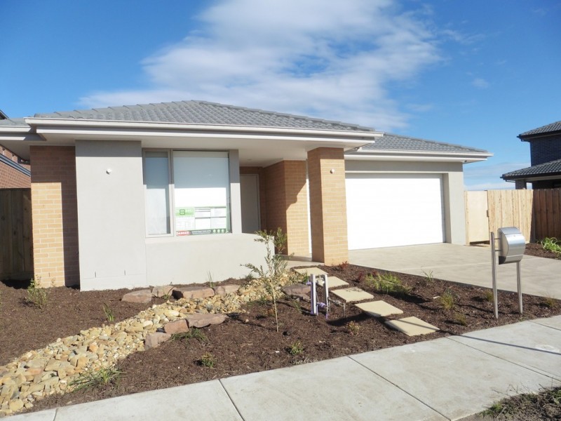 37 Remus Circuit, Cranbourne West VIC 3977