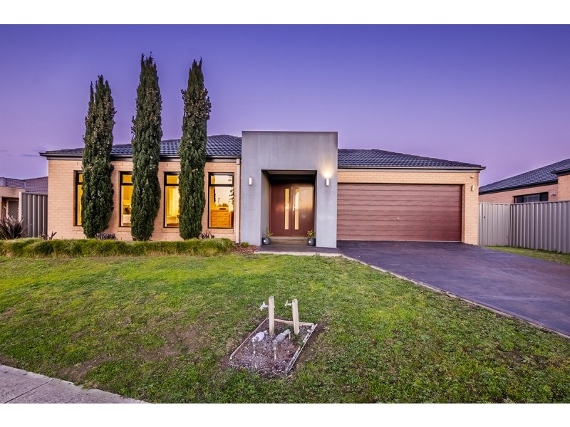 57 Stately Drive, Cranbourne East VIC 3977