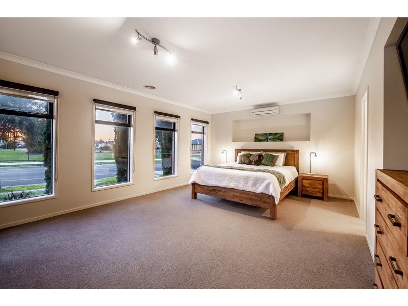 57 Stately Drive, Cranbourne East VIC 3977